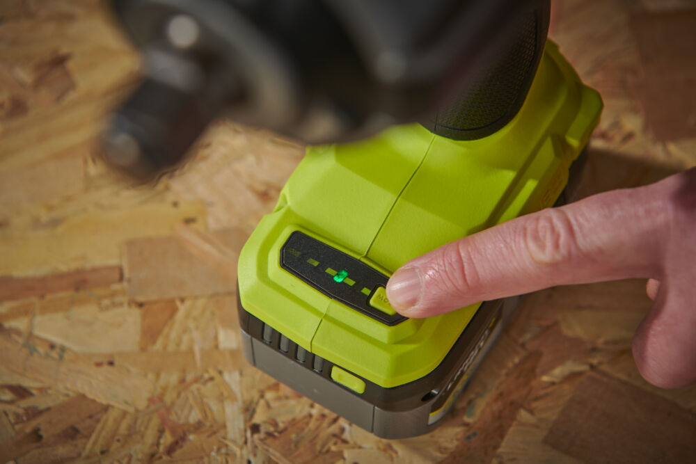 ONE + / Гайковерт RYOBI RIW18X-0 (без батареи)