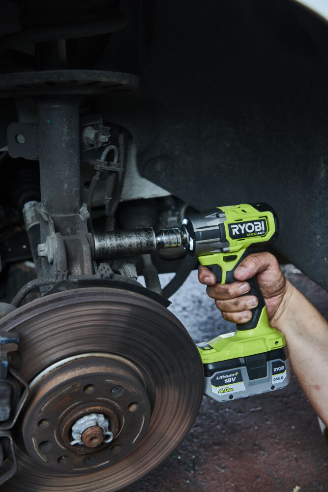 ONE + / Гайковерт RYOBI RIW18C-0 (без батареи)