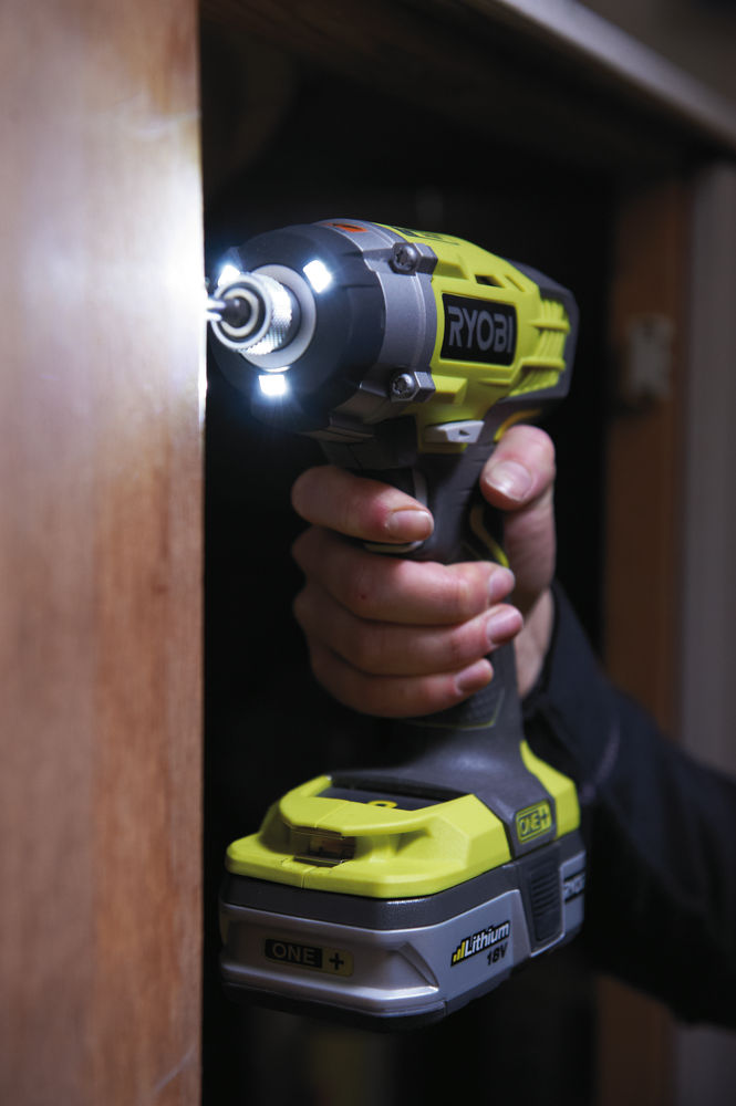 ONE + / Винтоверт RYOBI RID1801M (без батареи)