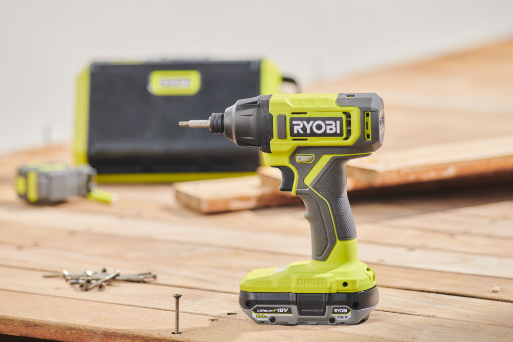 ONE + / Винтоверт RYOBI RID18-0 (без батареи)