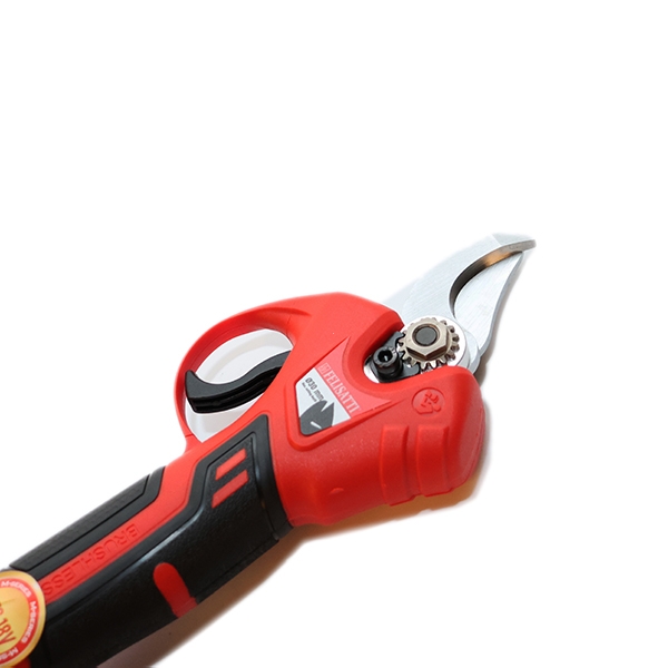 Аккумуляторный секатор Felisatti FT1204 (картон, без аккум.), 18В, макс. диаметр реза 30 мм, бесщеточный двигатель