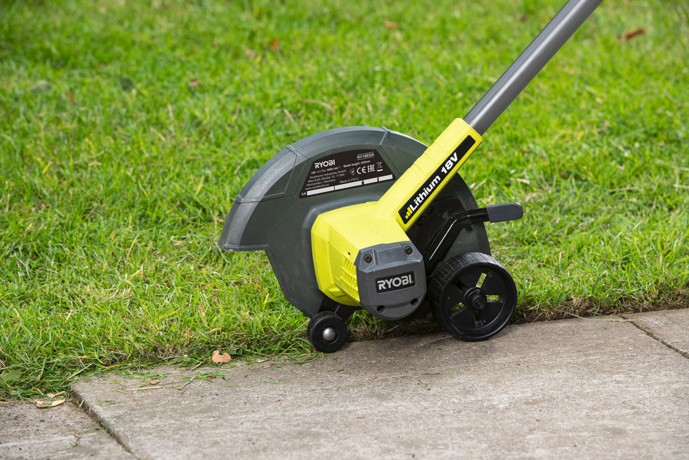 ONE + / Триммер подрезчик кромок RYOBI RY18EGA-0 (без батареи)