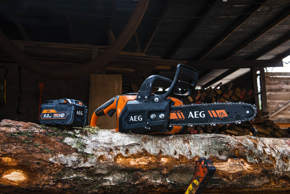 Пила цепная аккумуляторная AEG ACS18B30 (без батареи)