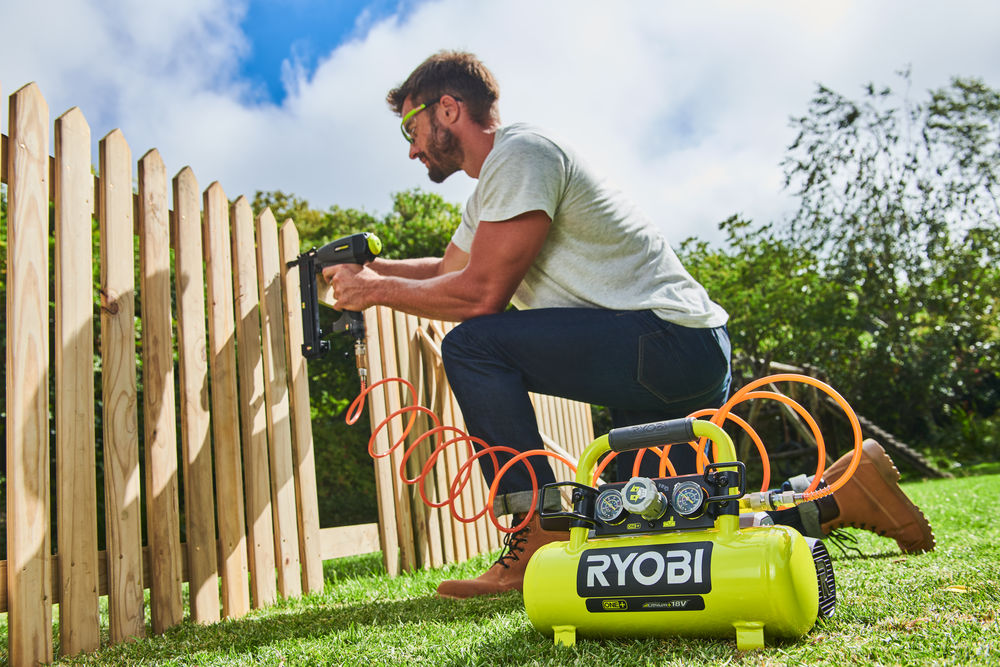 ONE + / Компрессор безмасляный коаксиальный аккумуляторный RYOBI R18AC-0 (без батареи)