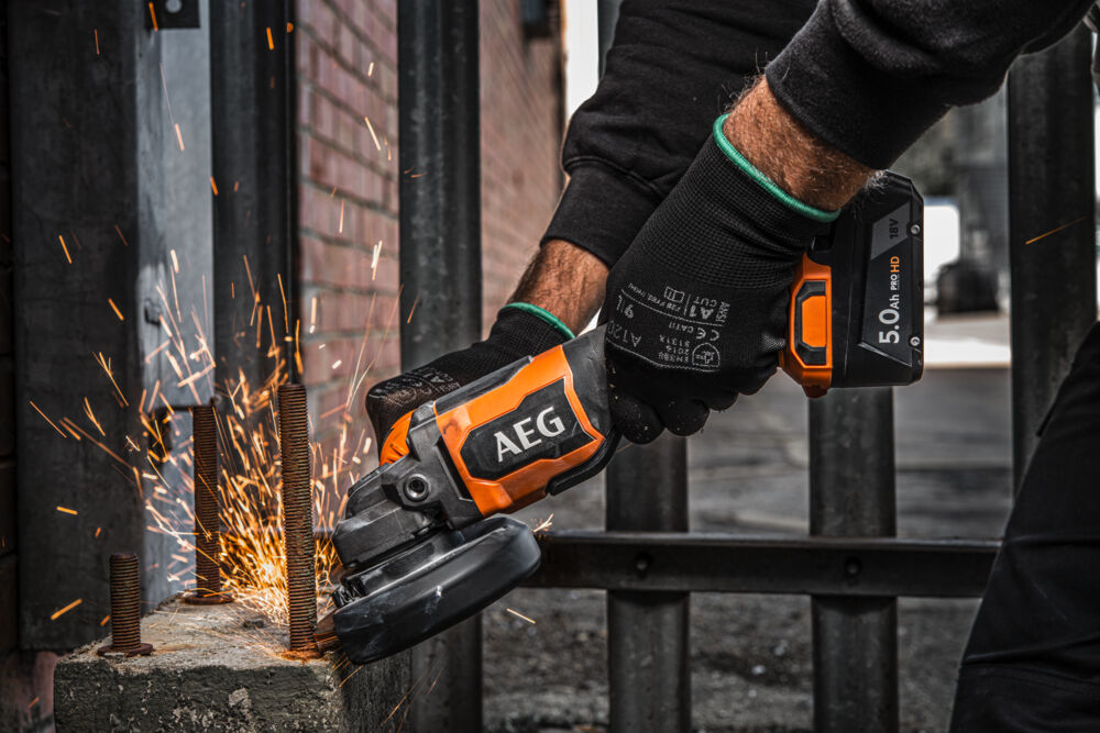 Углошлифмашина аккумуляторная AEG BEWS 18-125BLPX2-502C