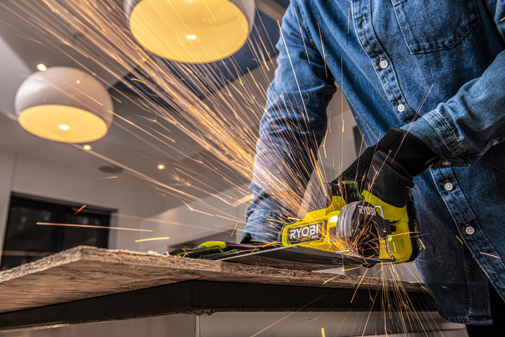 ONE + / Пила циркулярная аккумуляторная Ryobi HP RCT18C-0 (без батареи)