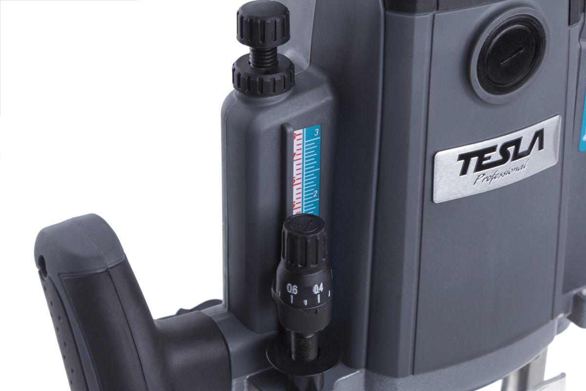 Фрезер TESLA TRE2200