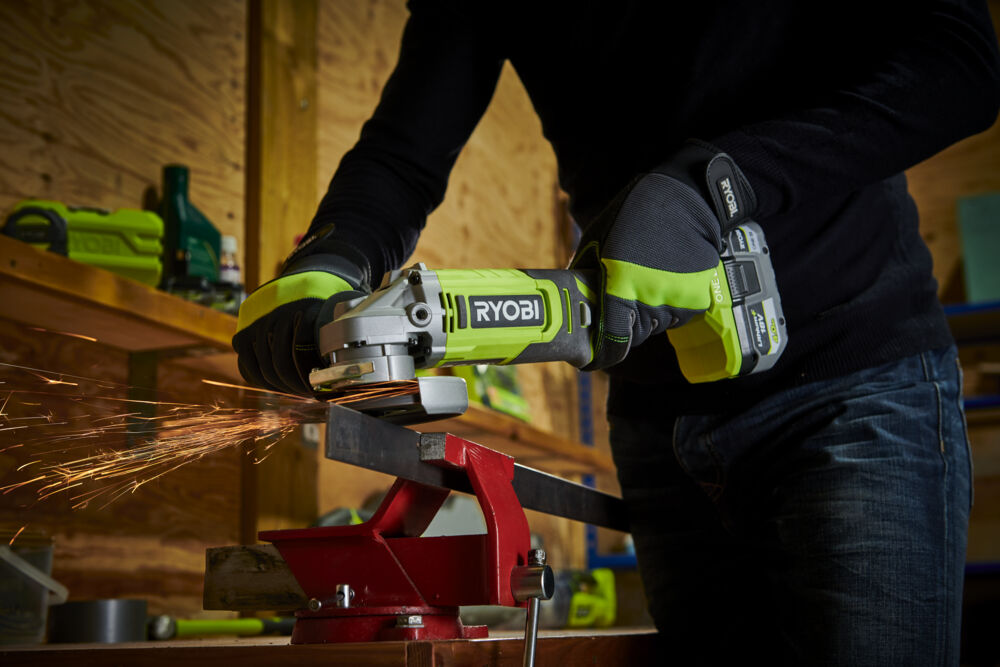 ONE + / Углошлифмашина RYOBI RAG18115-0 (без батареи)