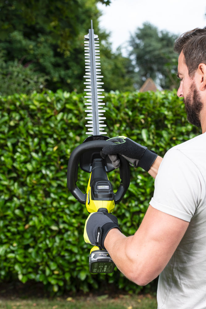 ONE + / Кусторез RYOBI HP RY18HTX60A-0 (без батареи)