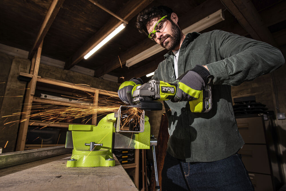 ONE + / Углошлифмашина RYOBI RAG18X-0 (без батареи)