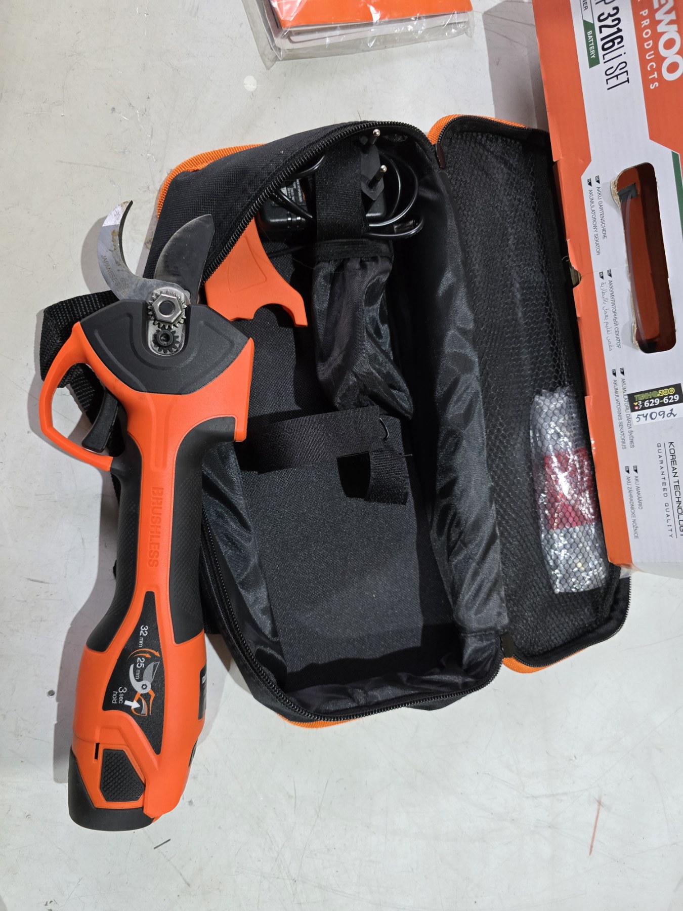 (Уценка) Секатор аккумуляторный DAEWOO DAGP 3216Li SET