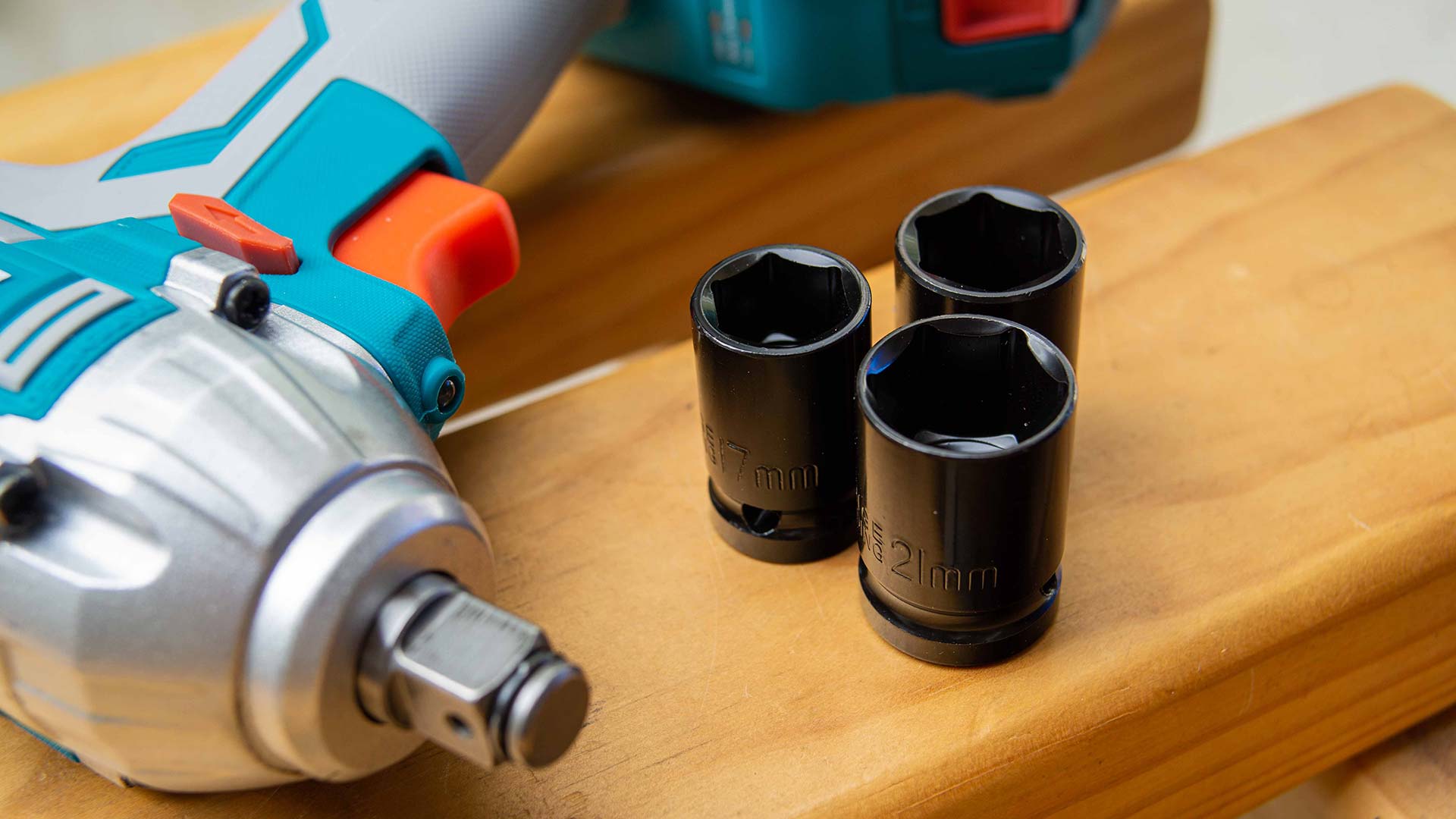 Гайковерт TOTAL TIWLI2001