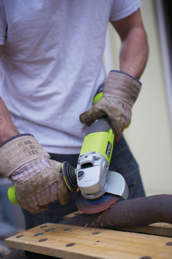 ONE + / Углошлифмашина RYOBI R18AG-0 (без батареи)