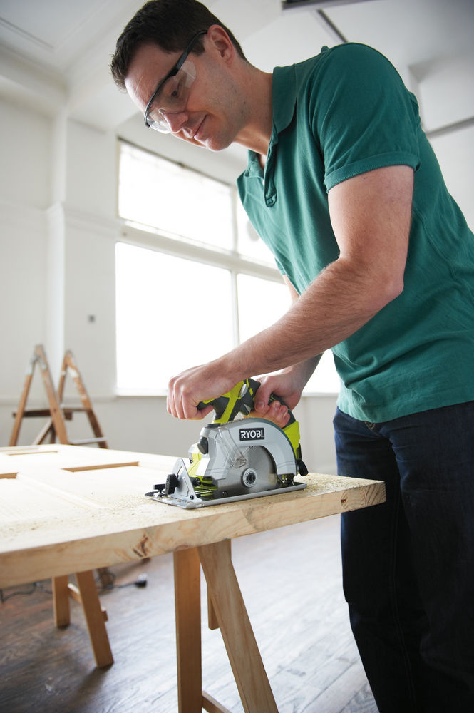 ONE + / Пила циркулярная RYOBI RWSL1801M (без батареи)