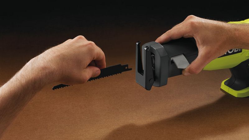 ONE + / Пила сабельная RYOBI RRS1801M (без батареи)