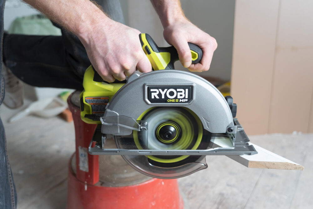 ONE + / Пила циркулярная RYOBI RCS18X-0