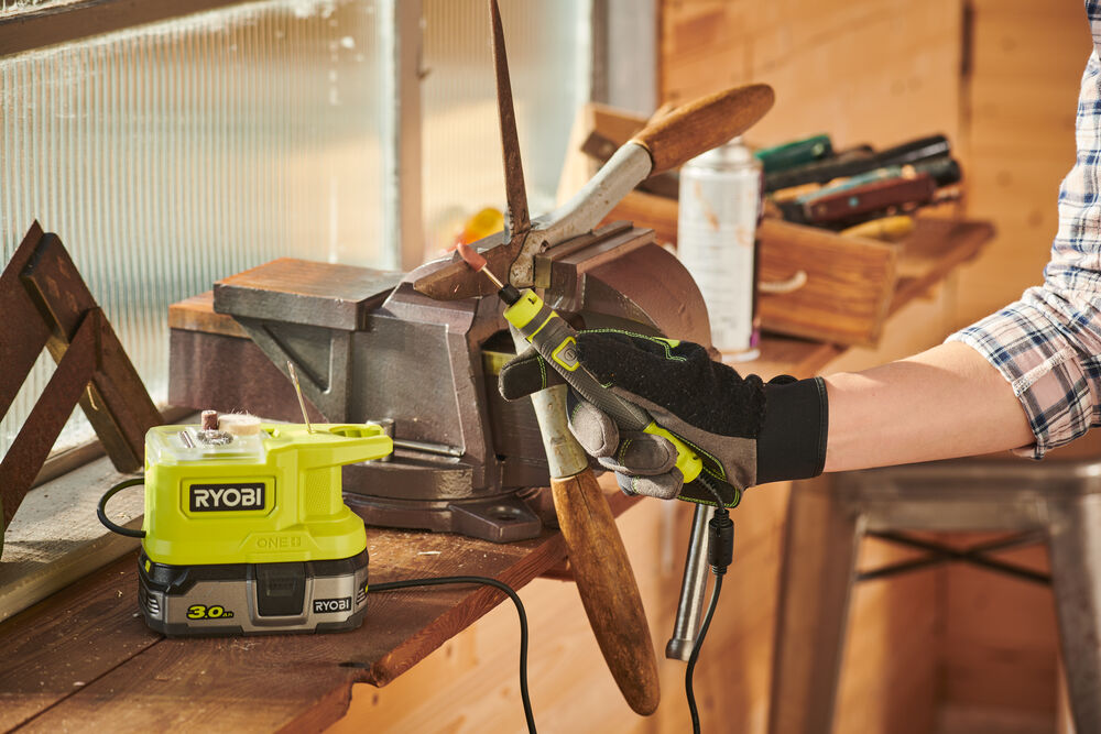 ONE + / Гравер RYOBI RRT18-0