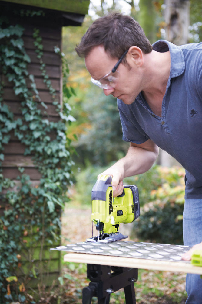 ONE + / Лобзик RYOBI R18JS-0 (без батареи)