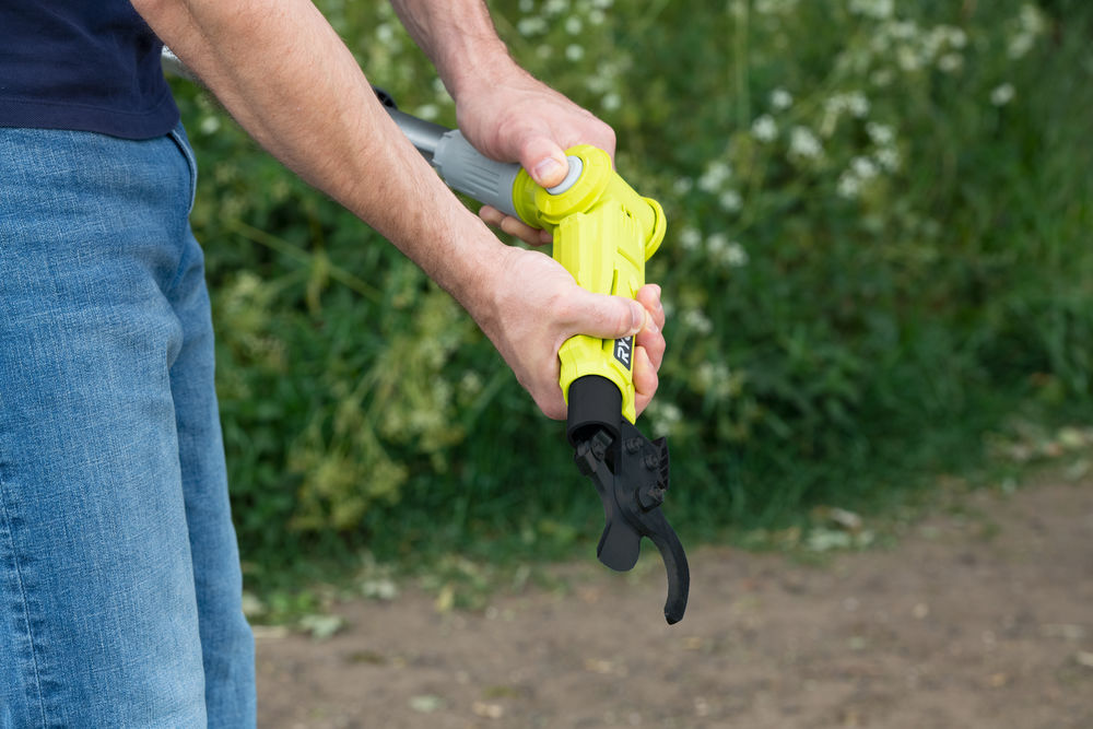 ONE + / Секатор (сучкорез) RYOBI RY18PLA-0 (без батареи)