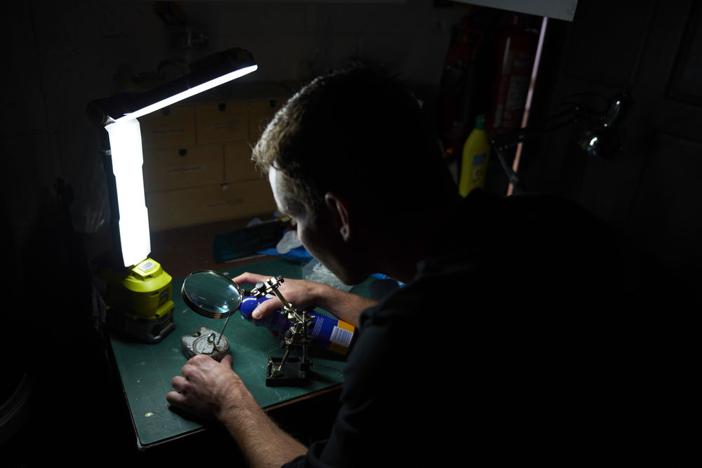 ONE + / Фонарь трансформер RYOBI R18ALF-0 (без батареи)