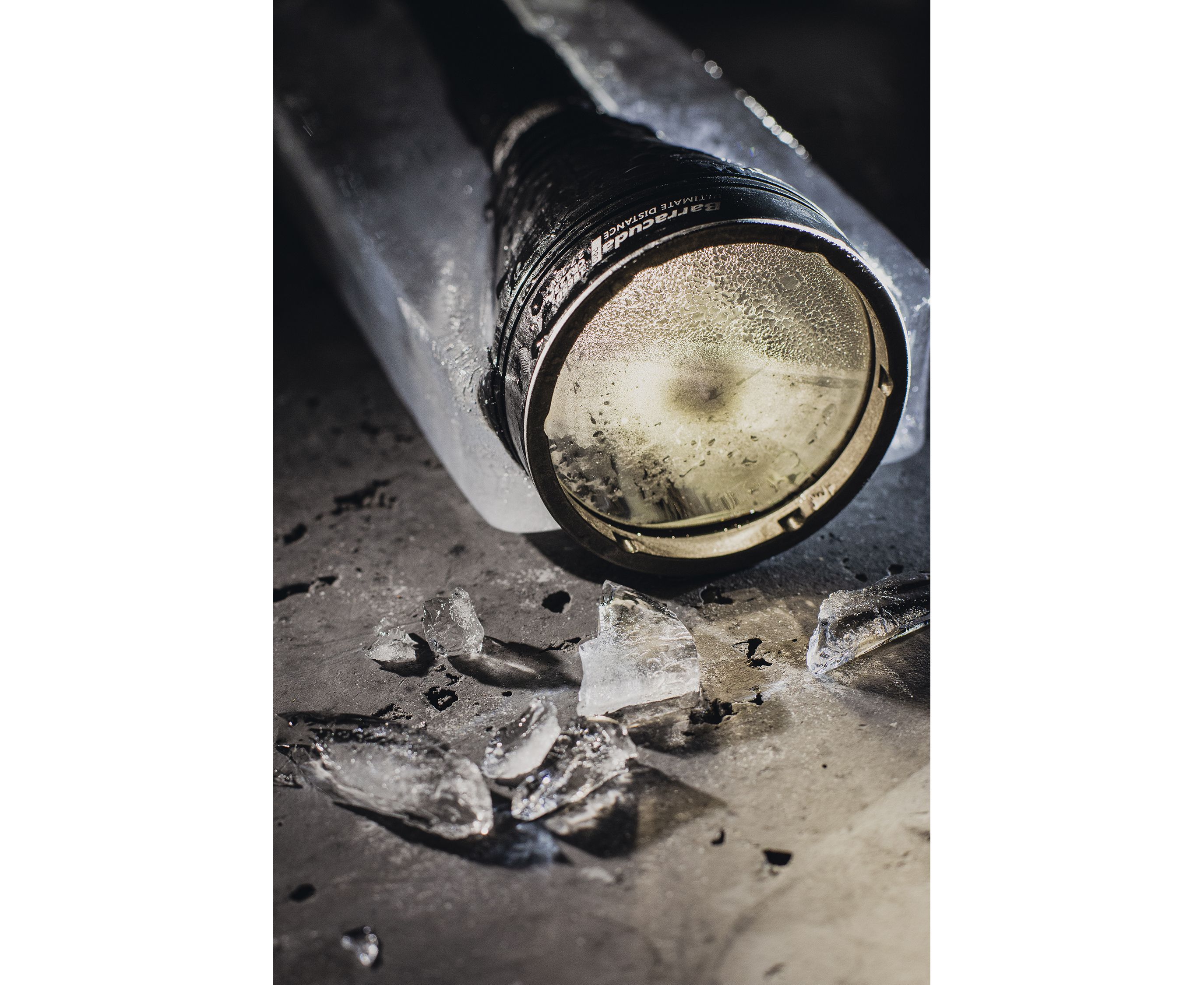 Фонарь Armytek Barracuda Pro XHP35 HI Белый