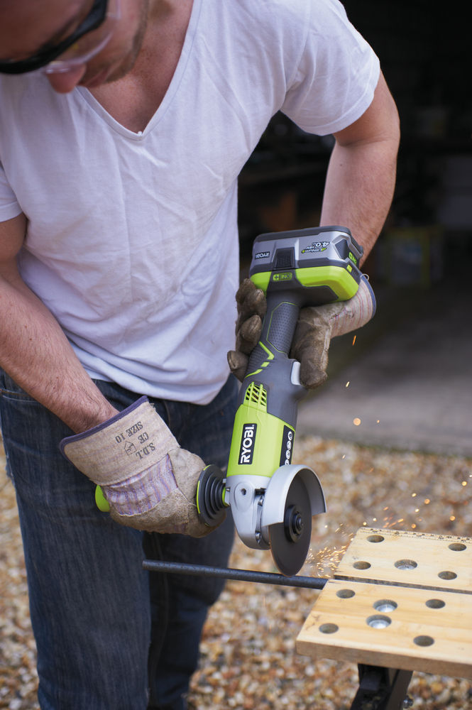 ONE + / Углошлифмашина RYOBI R18AG-0 (без батареи)