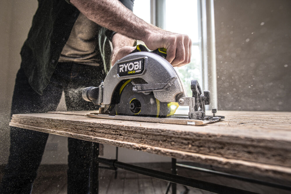 ONE + / Пила циркулярная RYOBI RCS18X-0