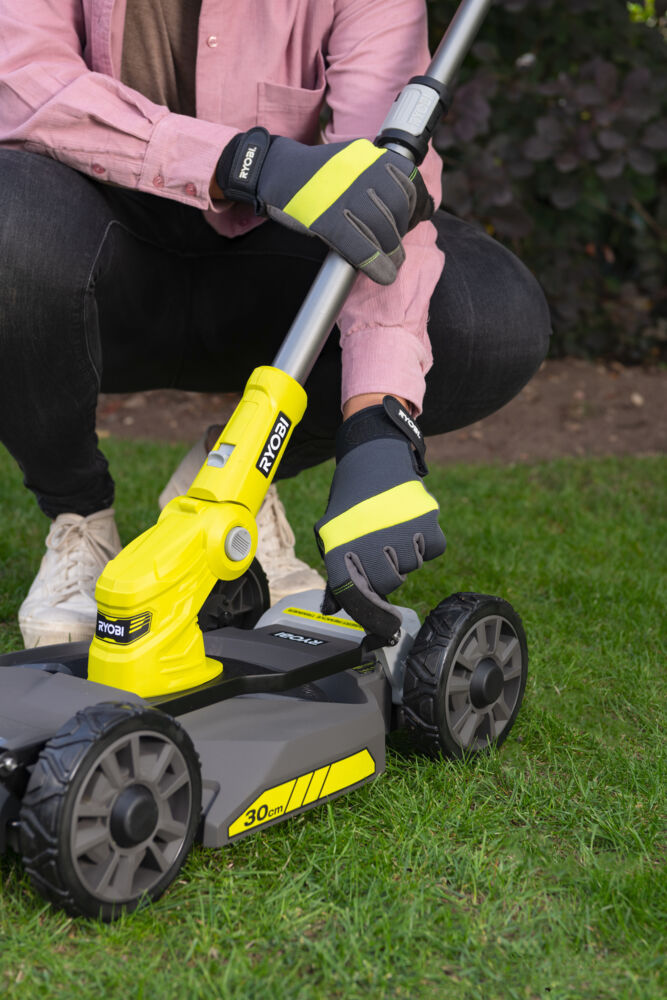 ONE + / Триммер-газонокосилка RYOBI RY18LMC30A-0