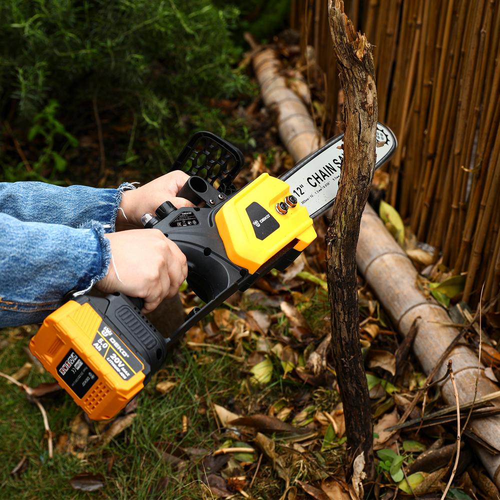 Пила цепная аккумуляторная DEKO DKCHS 20 083-2001