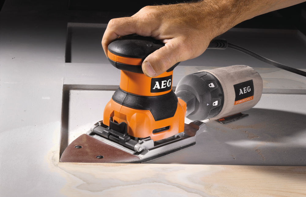 Виброшлифмашина AEG FDS 140