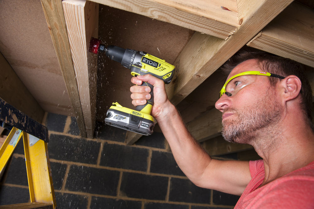 ONE + / Дрель-шуруповерт RYOBI R18DD3-220S