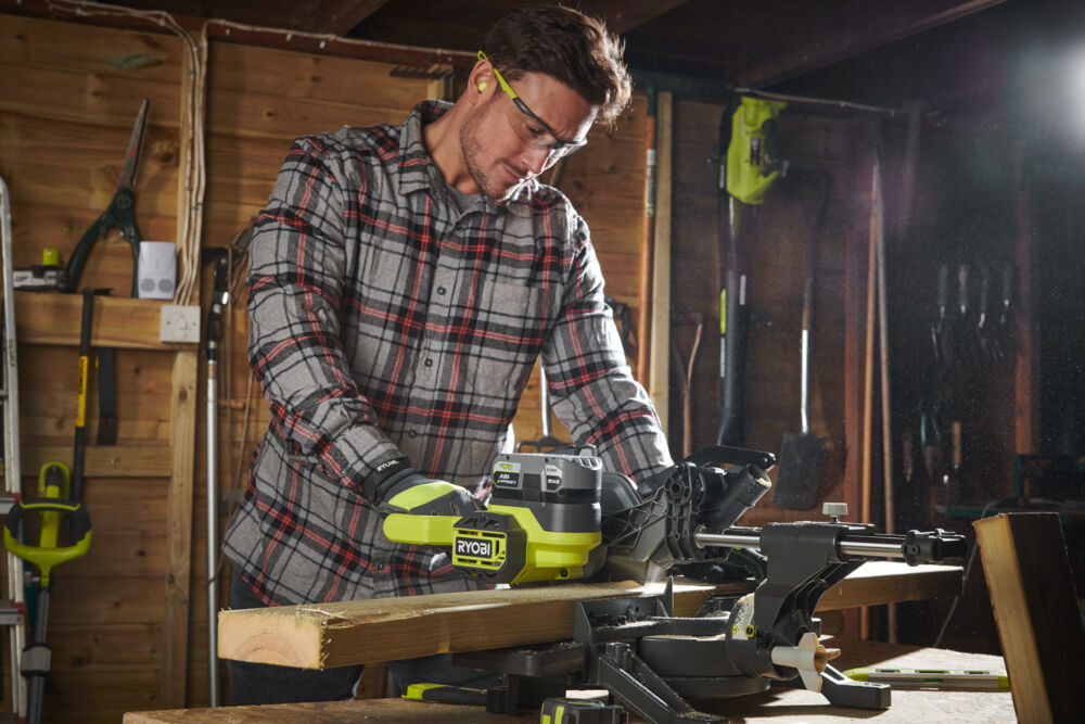 ONE + / Торцовочная пила RYOBI RMS18190-0 (без батареи)