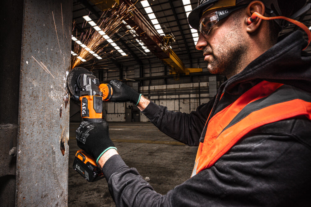 Углошлифмашина аккумуляторная AEG BEWS 18-125BLPX2-502C