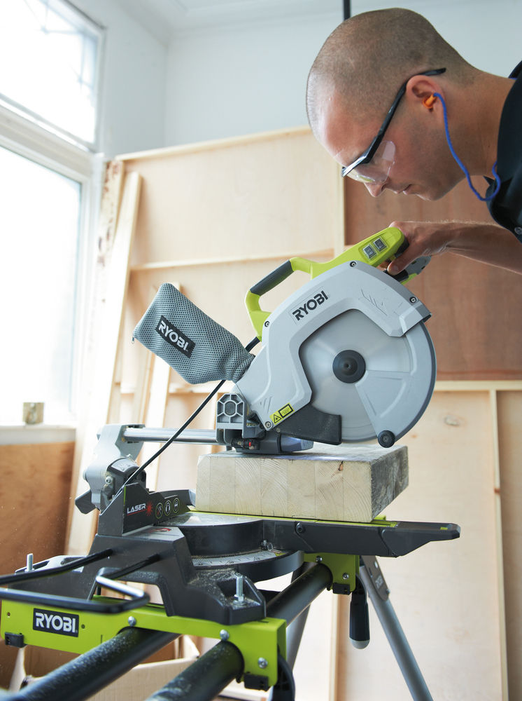 Пила торцовочная RYOBI EMS254L