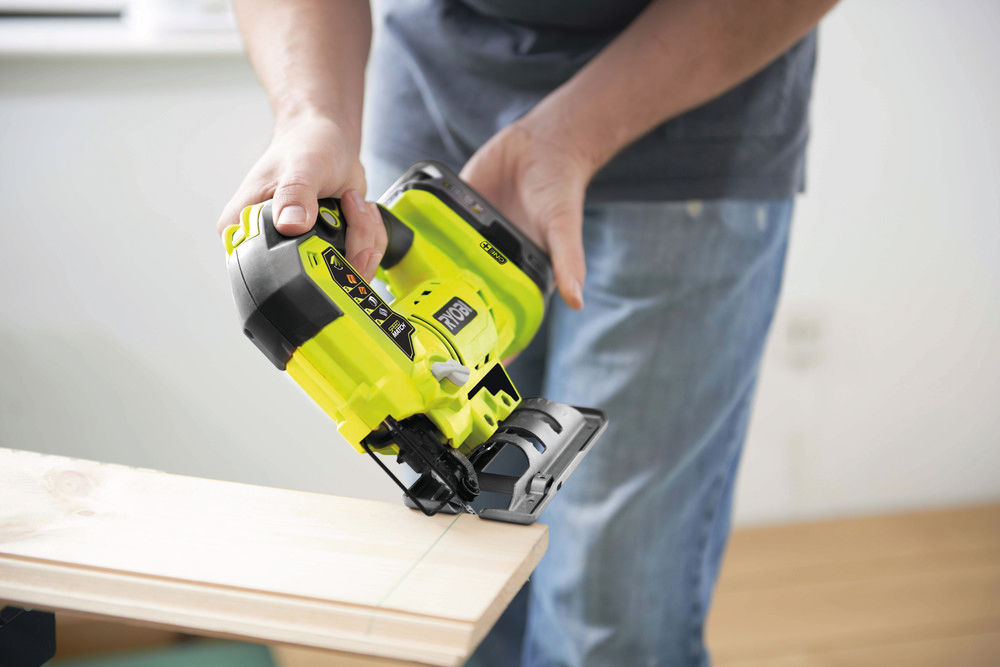 ONE + / Лобзик RYOBI R18JS-0 (без батареи)