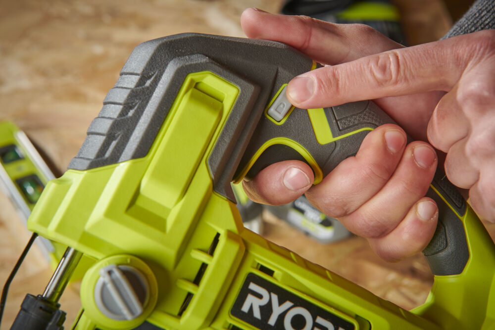 ONE + / Лобзик RYOBI RJS18-0 (без батареи)