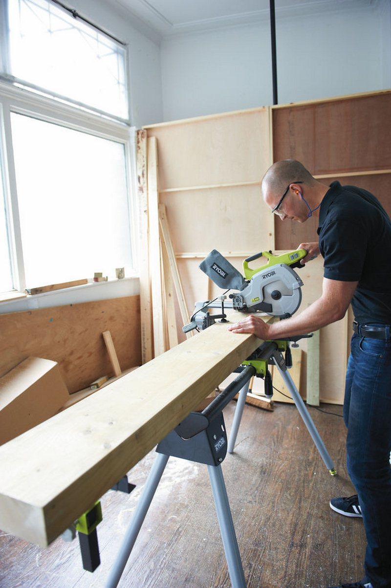 Пила торцовочная RYOBI EMS216L