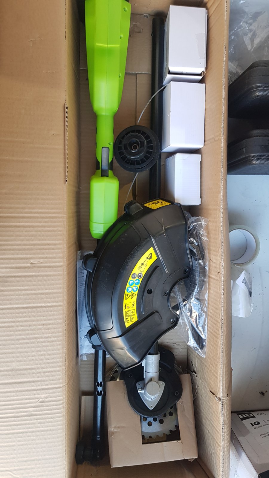 (Уценка) Триммер-кусторез аккумуляторный DEKO DKTR40