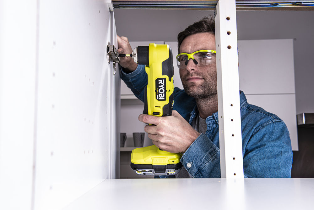ONE + / Угловая дрель-шуруповерт RYOBI HP RAD18C-0 (без батареи)
