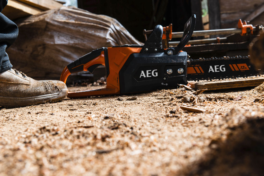 Пила цепная аккумуляторная AEG ACS18B30 (без батареи)