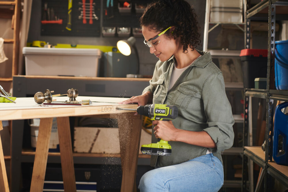 ONE + / Дрель-шуруповерт RYOBI RDD18-2C42S