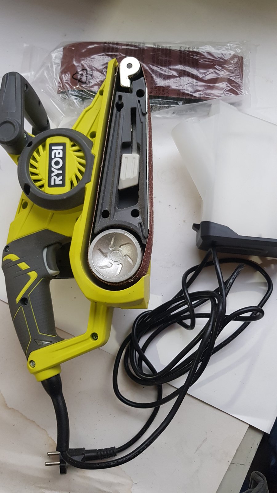 (Уценка) Ленточная шлифмашина RYOBI EBS800