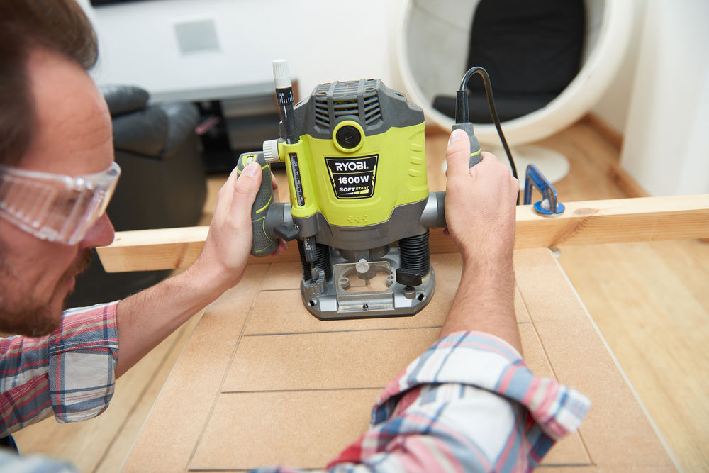 Фрезер RYOBI RRT1600-K