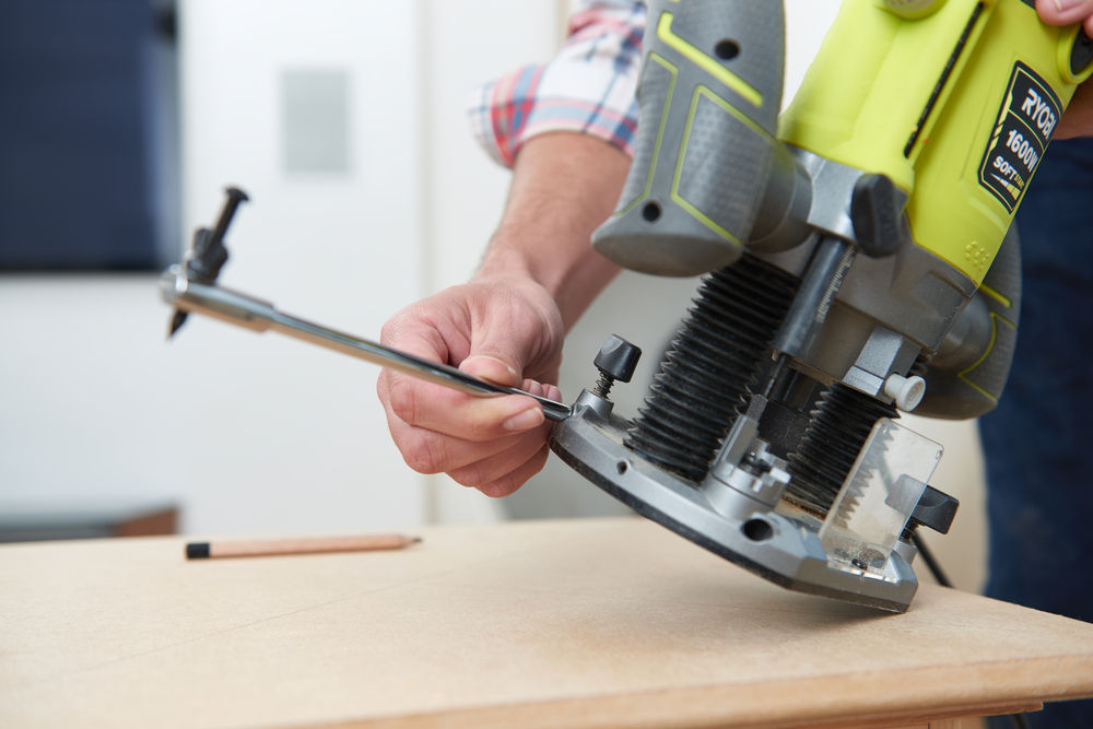 Фрезер RYOBI RRT1600-K