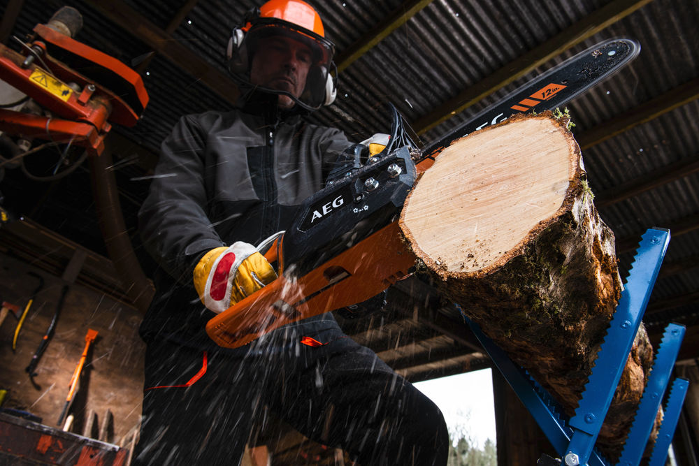 Пила цепная аккумуляторная AEG ACS18B30 (без батареи)