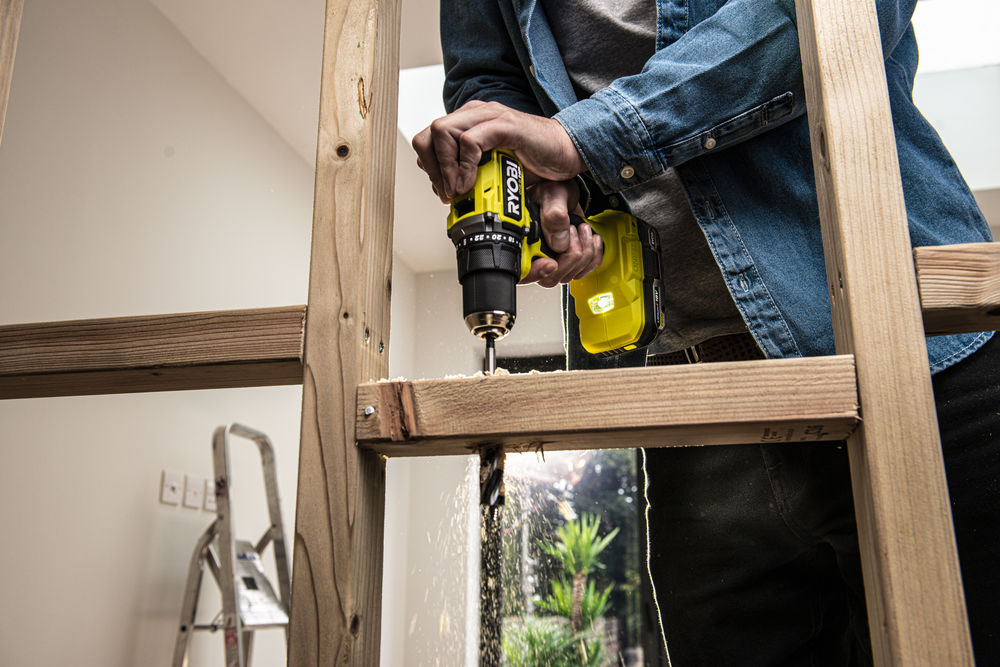 ONE + / Дрель-шуруповерт RYOBI HP RDD18C-0 (без батареи)