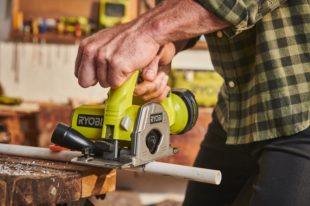 ONE + / Пила циркулярная RYOBI R18MMS-0 (без батареи)