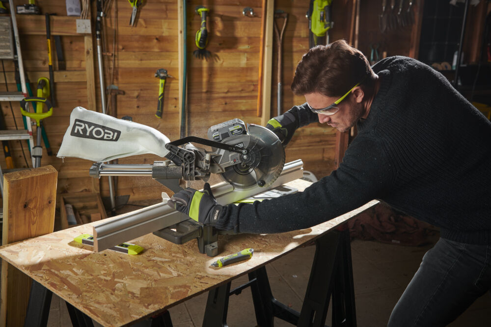 ONE + / Торцовочная пила RYOBI RMS18190-140G