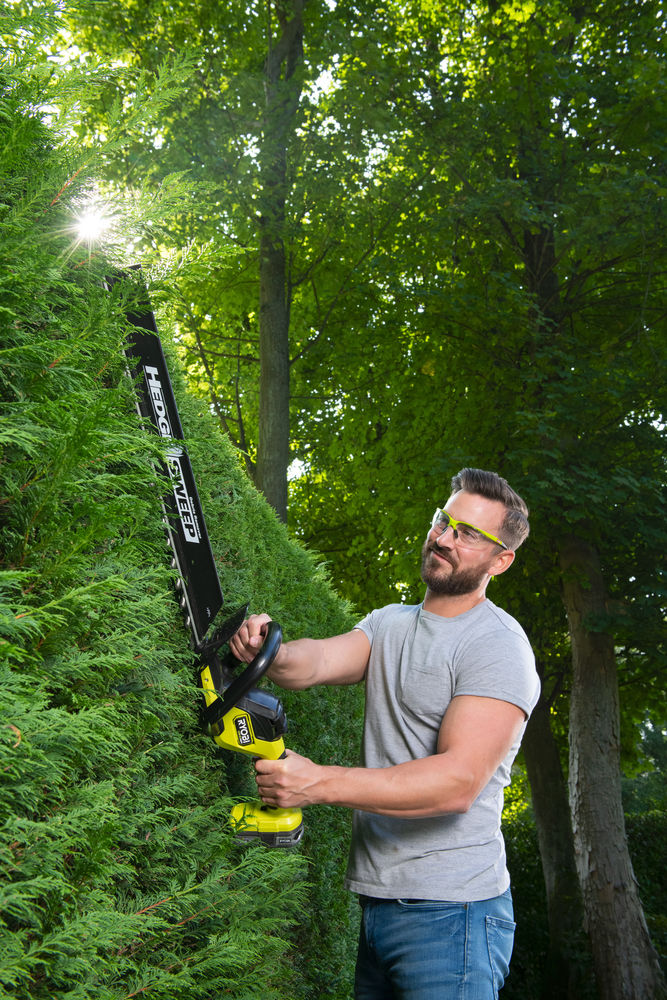 ONE + / Кусторез RYOBI HP RY18HTX60A-0 (без батареи)