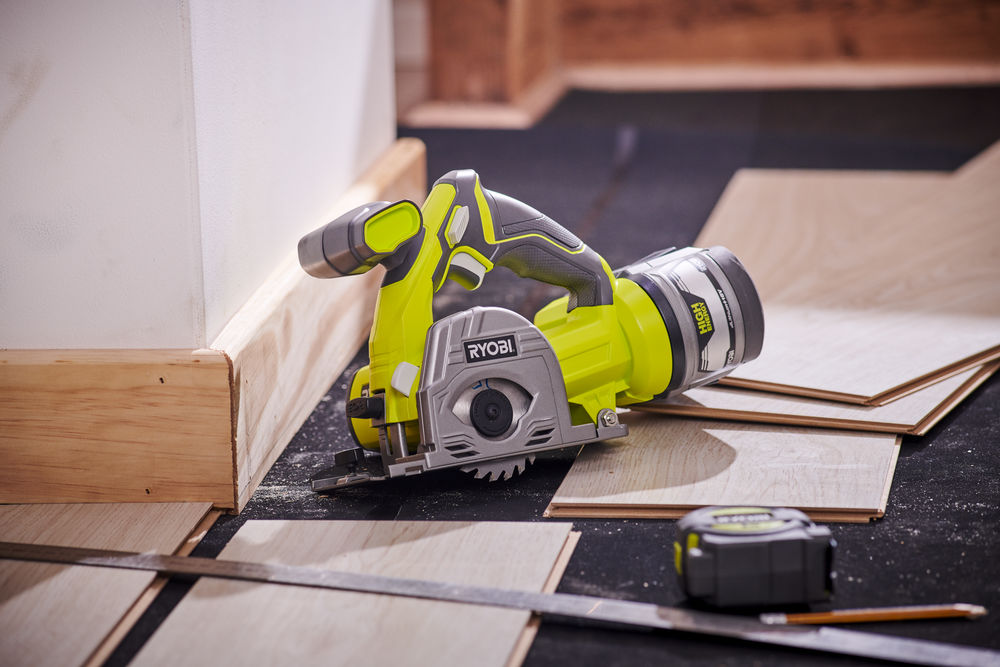 ONE + / Пила циркулярная RYOBI R18MMS-0 (без батареи)